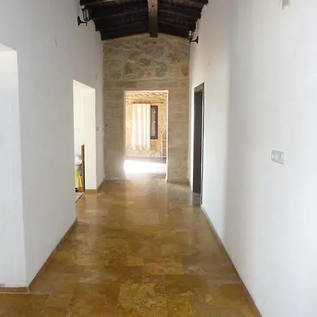 Stone House בית נופש *